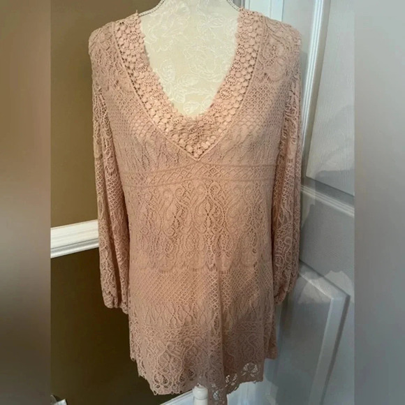 Nude / Light Pink Lace‎ Dress - Picture 9 of 12